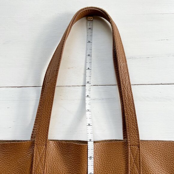 Cuyana Classic Leather Tote in Caramel - Picture 12 of 12